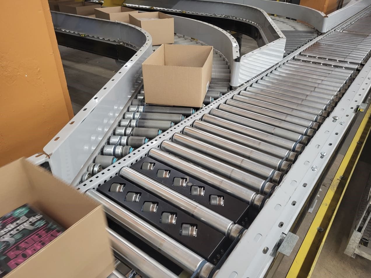 Mainway pop up conveyor